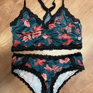 Floral Lace Trim Intimates Set - Black and Red